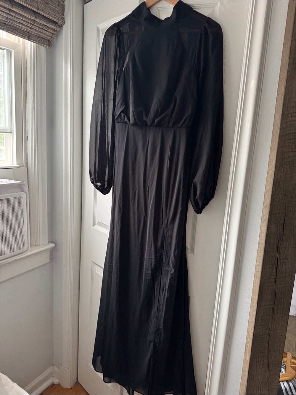 Lulu's Black Sheer-Sleeve Maxi Dress